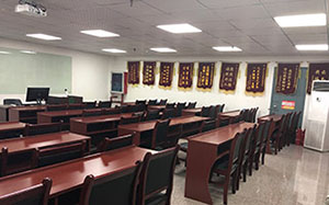 学校多功能教室